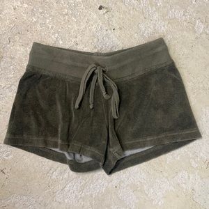 Hard tail shorts